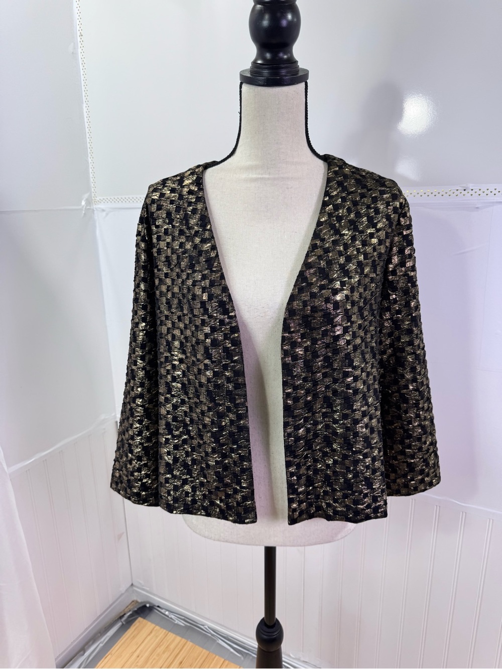 Vintage Chico’s Travelers Metallic Jacket Size 1 Gold Black Evening Glam